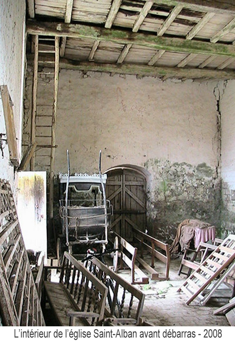L' intérieur de l' église Saint-Alban avant débarras - 2008